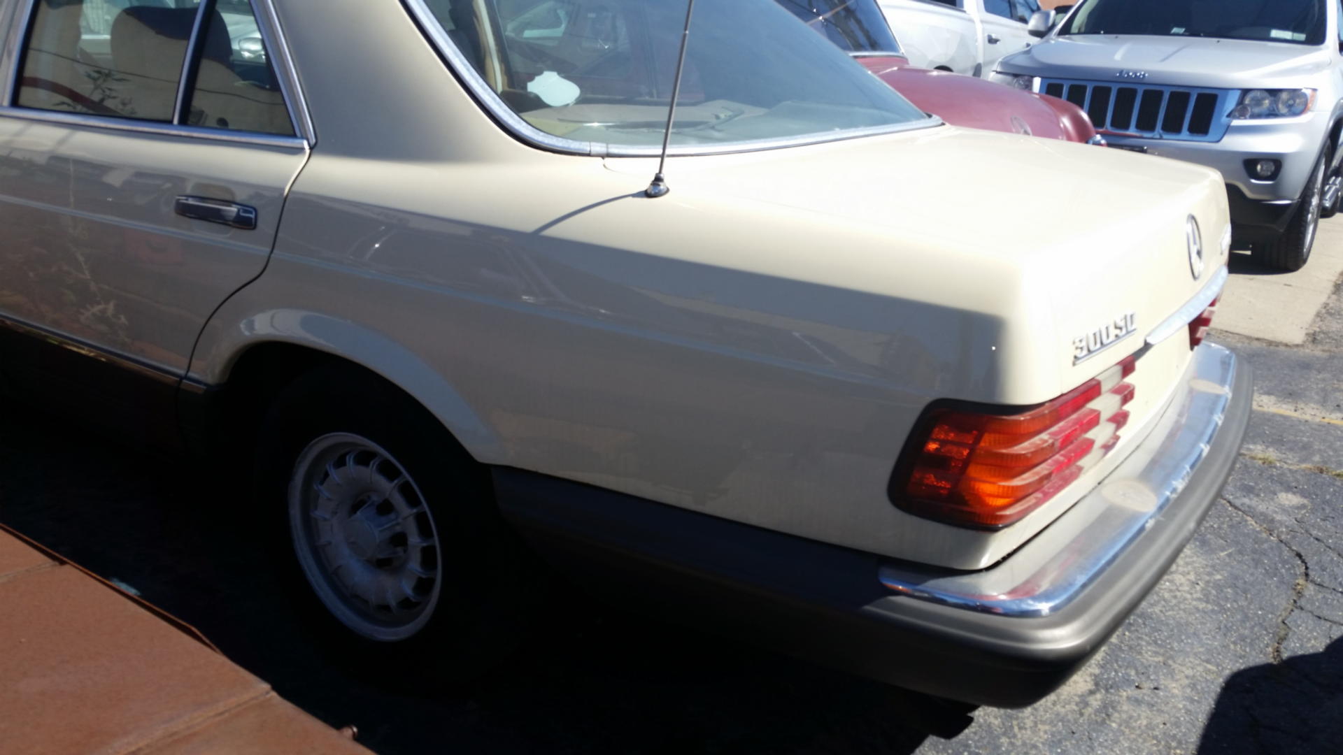 <h3>1982 Mercedes 300SD</h3><a href='http://www.gullwingusa.com/50/1982-mercedes-300sd/' class='button button-red'>More Details</a></a>