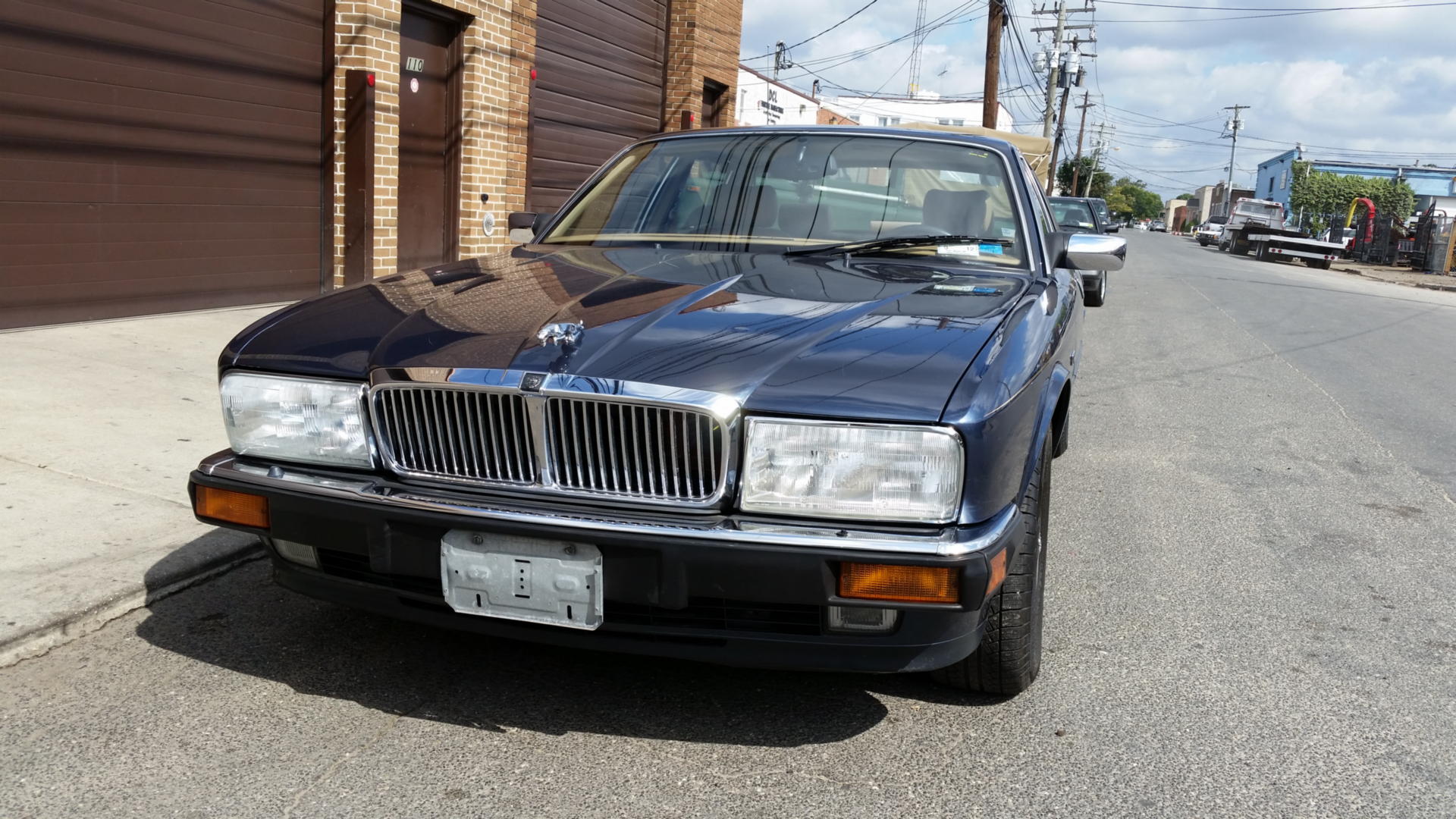 <h3>1994 Jaguar XJ6</h3><a href='https://www.gullwingusa.com/41/1994-jaguar-xj6/' class='button button-red'>More Details</a></a>